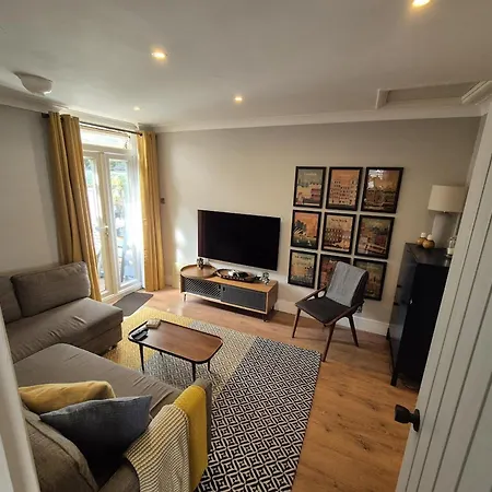 Charming London 2 Bed Apartment Kennington Oval